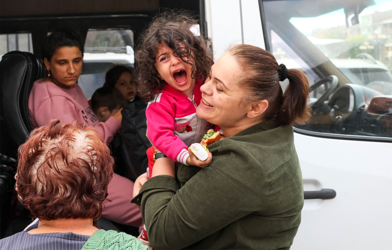 First refugees from Nagorno-Karabakh arrive in Armenia following  Azerbaijan's military offensive