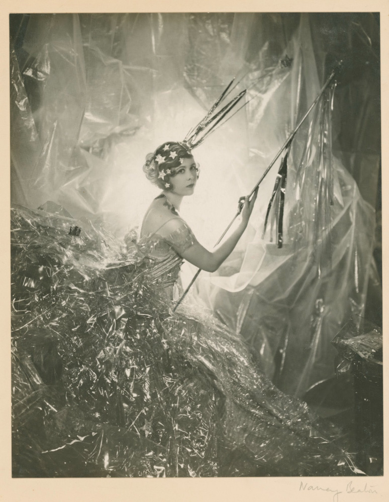 
					Nancy Beaton as a falling star, 1929					 					© Condé Nast				