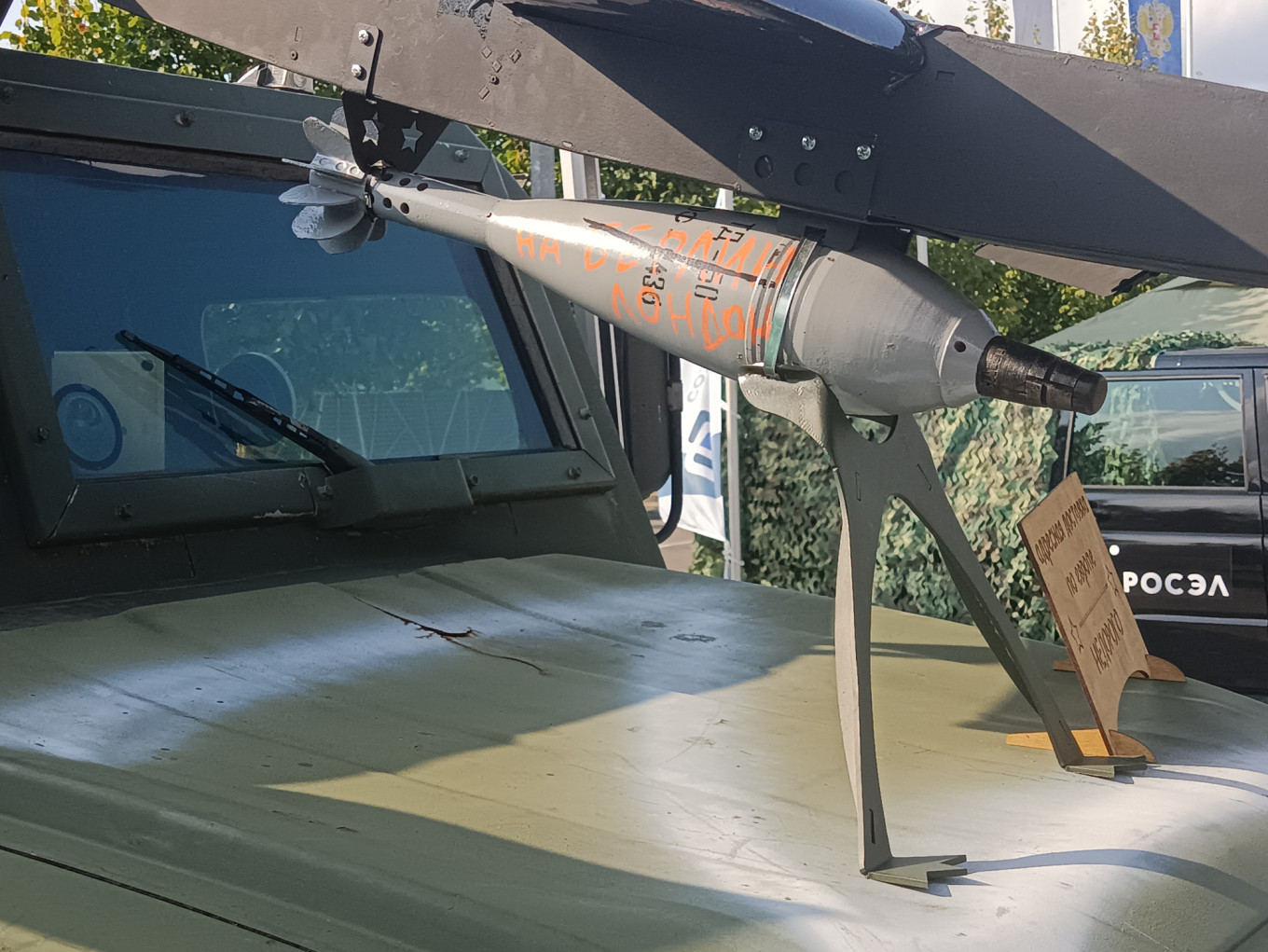 
					A display showing a drone carrying a bomb painted with the words “to Berlin” and “to London.” 					 					Giovanni Pigni / MT				