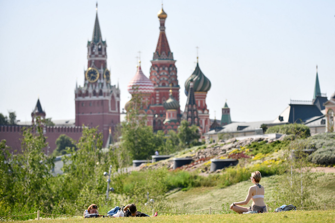 Moscow Sizzles in Record Temperatures - The Moscow Times