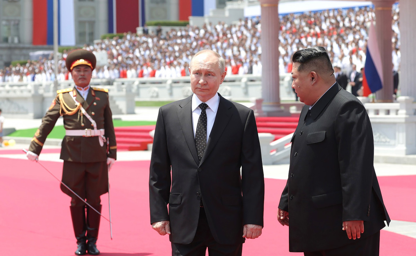 In Photos: North Korea Rolls Out the Red Carpet for Vladimir Putin