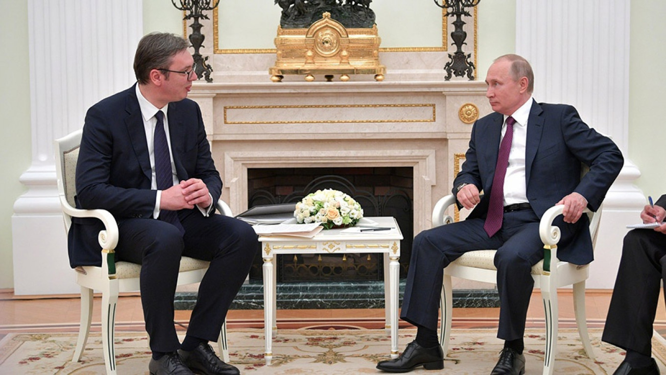 Putin Arrives to Hero's Welcome as Serbia Seeks Kosovo Leverage