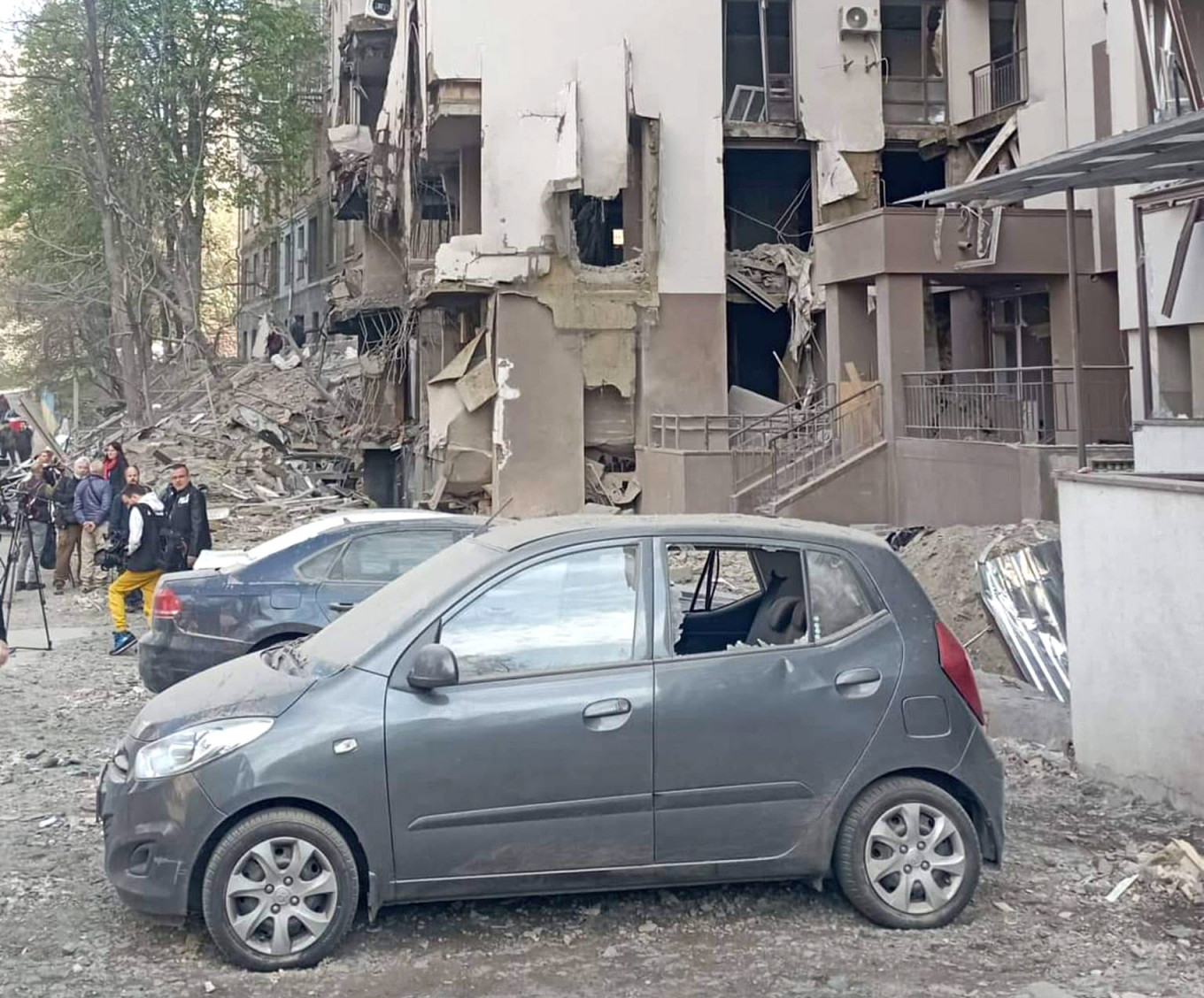 
					Vera Gyrych's car outside her destroyed house.					 					Oleksandr Demchenko / facebook				