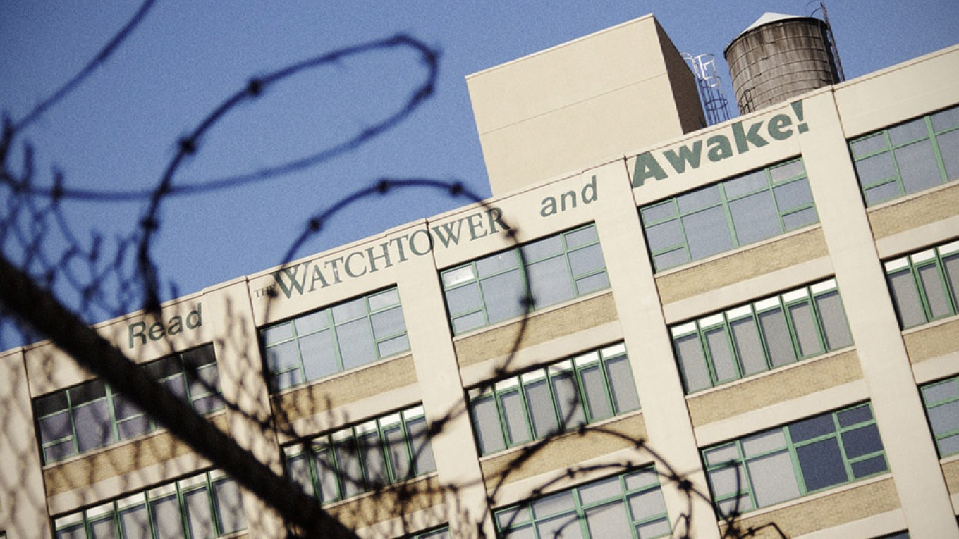 Russian Court in Crimea Jails Jehovah’s Witness for 6.5 Years – The Moscow Times
