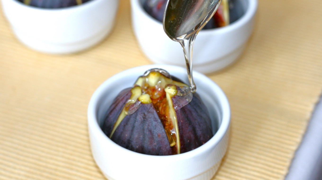 
					What could be better than figs and honey?					 					Courtesy of authors				