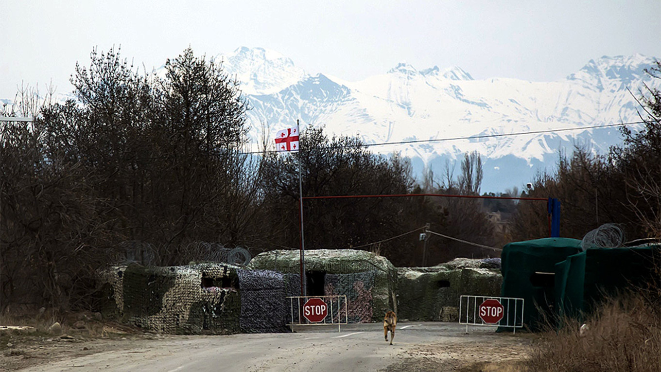 
					Checkpoint between Georgia and South Ossetia.					 					Jelger Groeneveld (CC BY 2.0)				