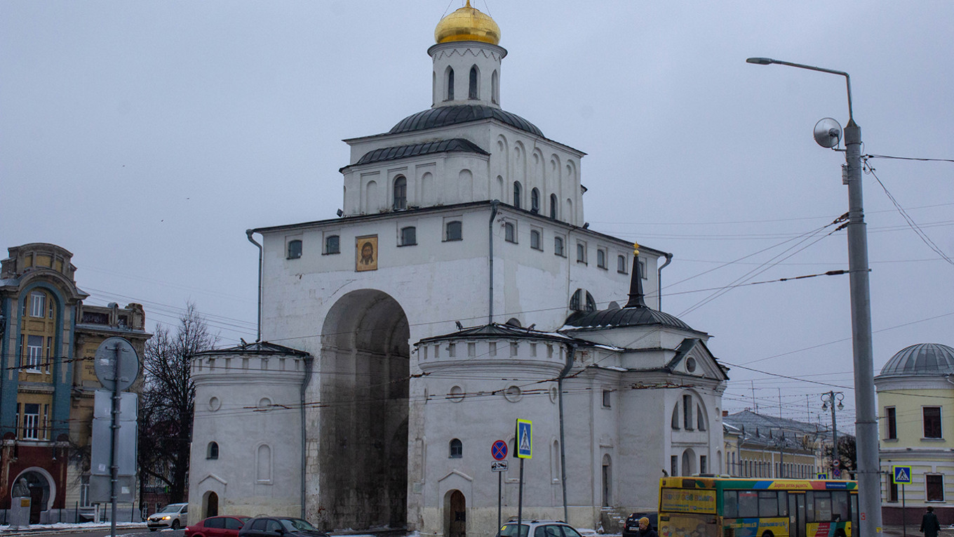 Gerbang Emas abad ke-12 dulunya merupakan pintu masuk utama kota.  Igor Pastukhov / MT