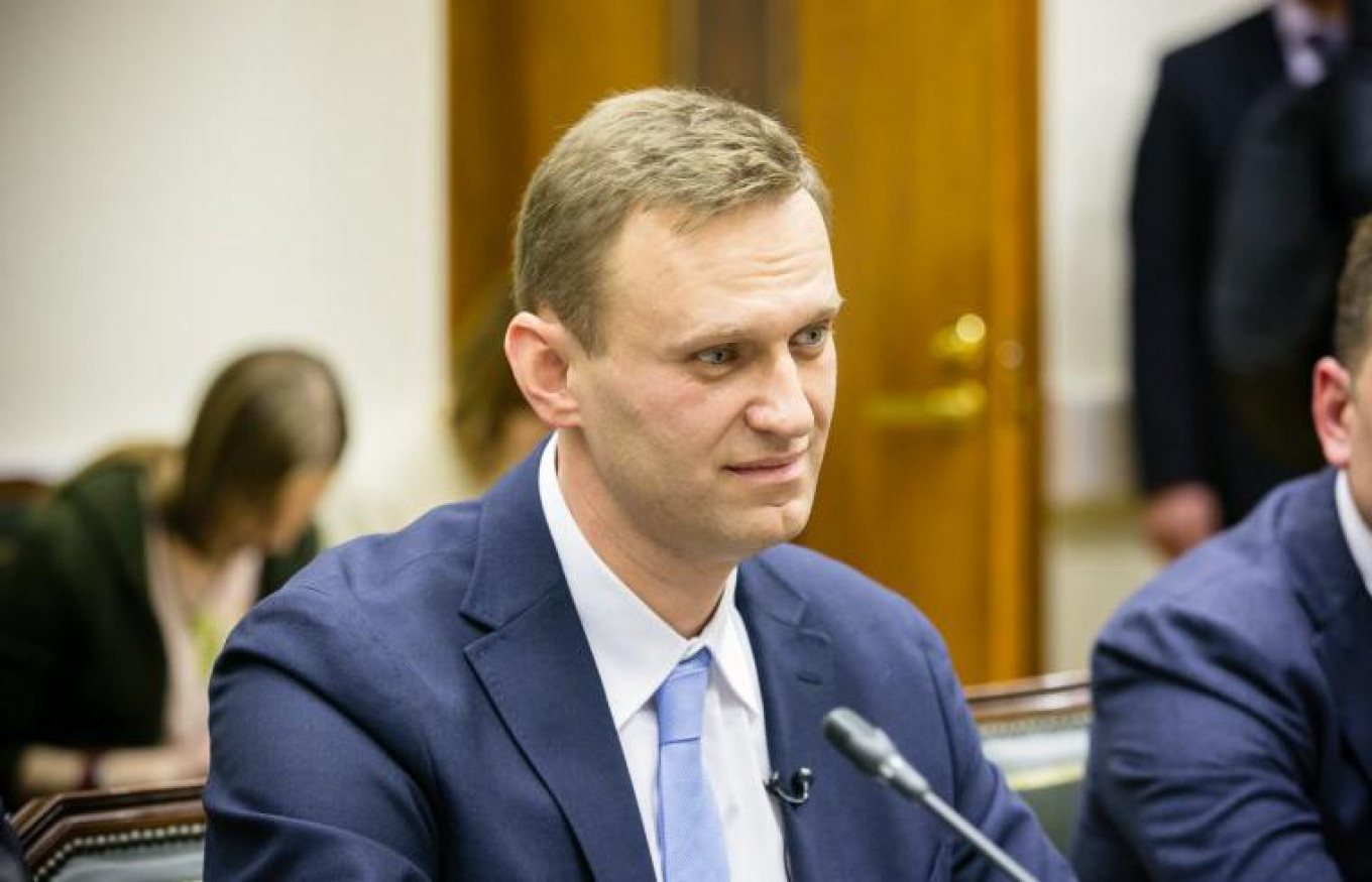 Navalny Nominated For President Issues Challenge To Putin