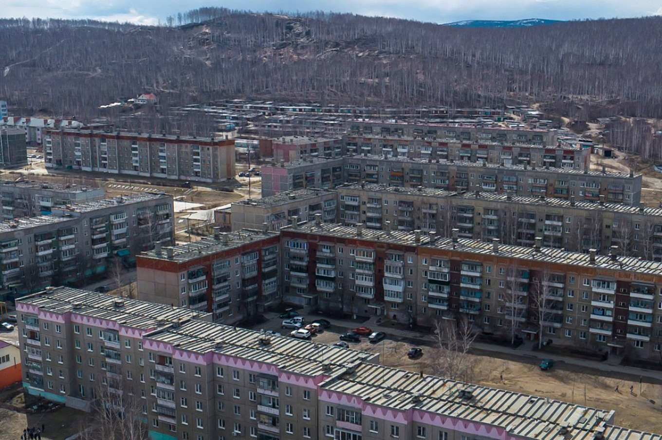 
					Residential apartment blocks in Karabash.					 					Anton Fadeev / fototerra.ru				