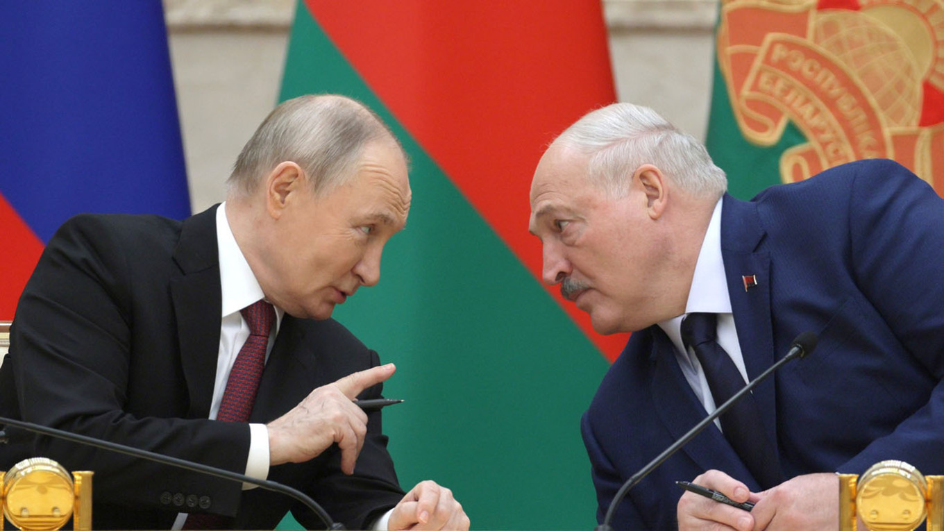 
					President Vladimir Putin and Belarus' President Alexander Lukashenko.					 					kremlin.ru				