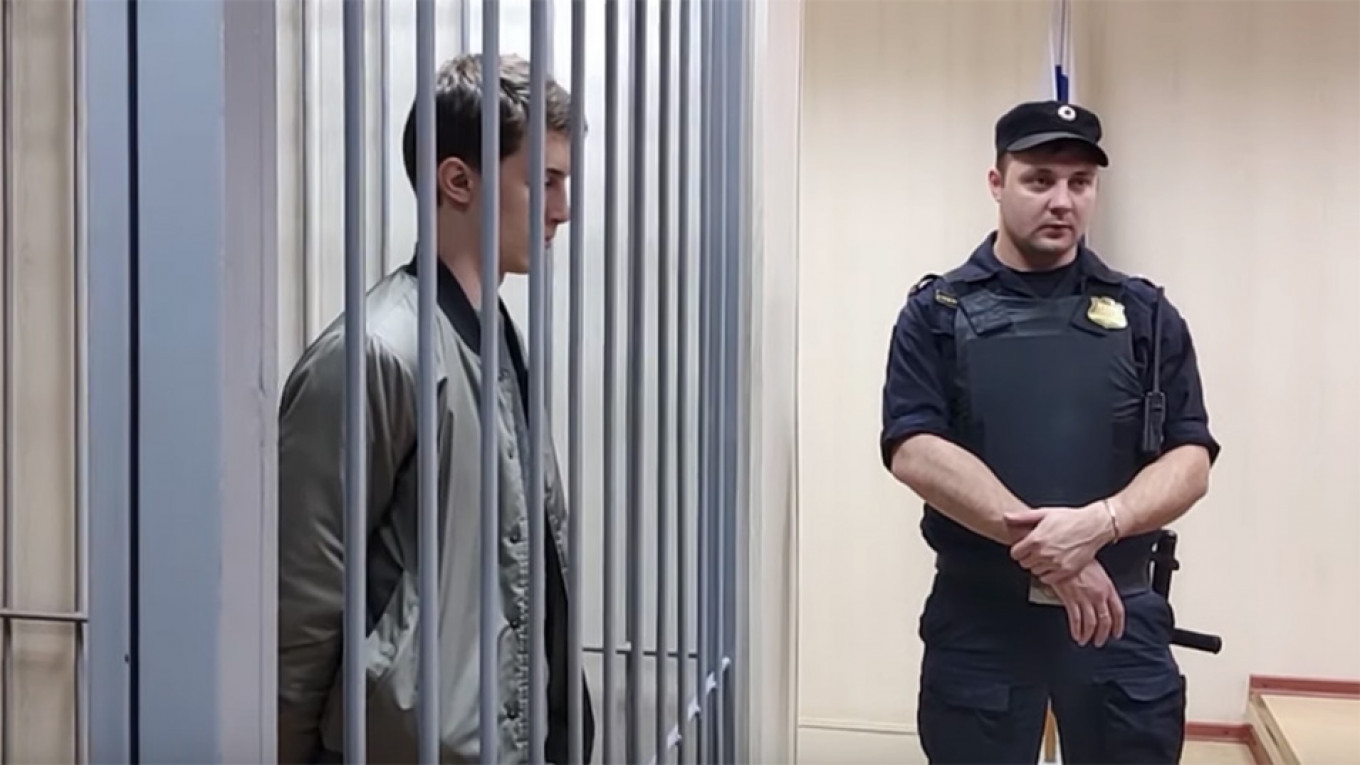 Moscow Police Detain Students Picketing Schoolmate’s ‘Mass Unrest