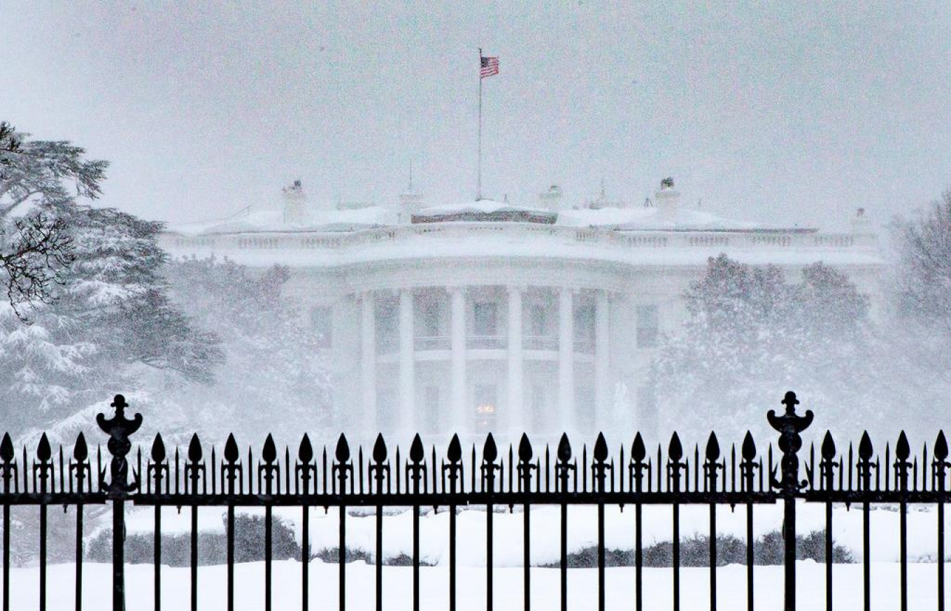 White House Says Russia Sanctions Will Remain Until Crimea Returned to