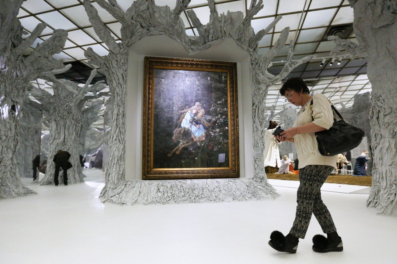 
					An immersive experience: the exhibition hall itself has been transformed into a fairytale forest. 					 					Kirill Zykov / Moskva News Agency				