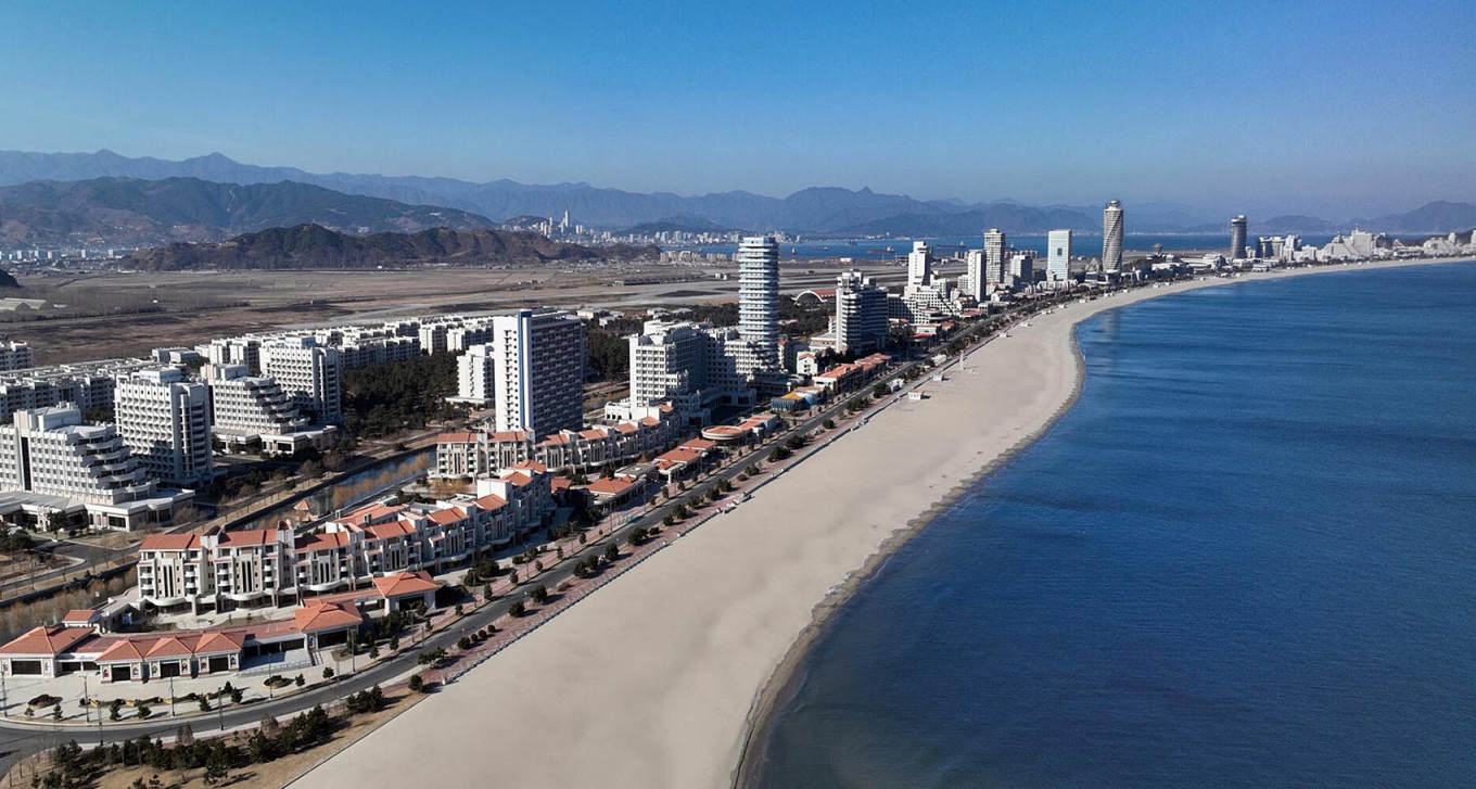 
					Aerial shot of the Wonsan Kalma beach resort zone.					 					KCNA				