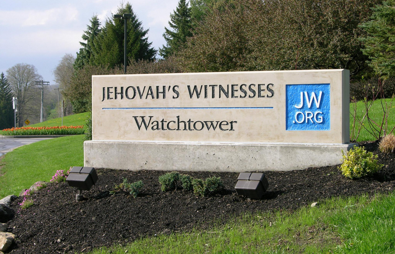 Jehovah's witness suck cock