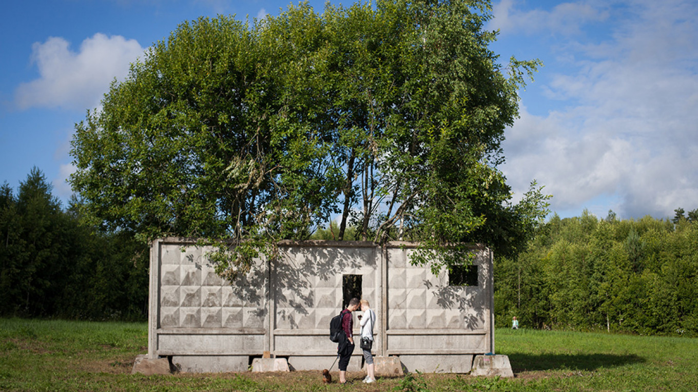 
										 					Architecture, nature and humans at Archstoyanie (Courtesy of Archstoyanie)				