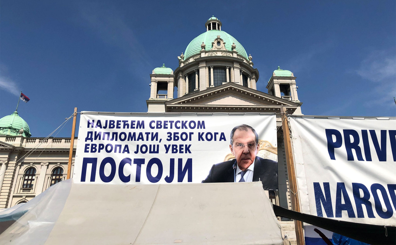 A billboard featuring Russian Foreign Minister Sergei Lavrov. Leyla Latypova / MT