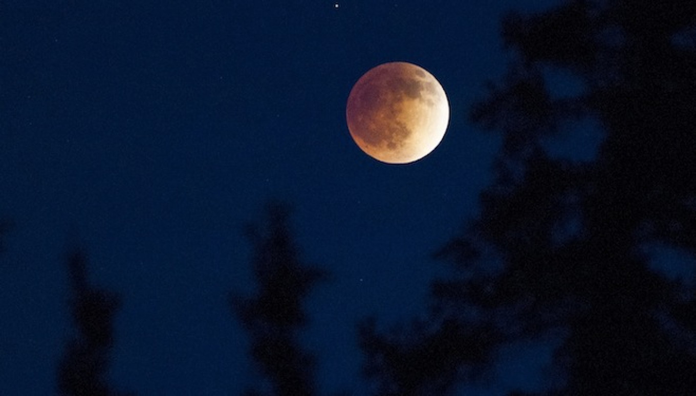 Russian Far East To See Total Lunar Eclipse On Wednesday