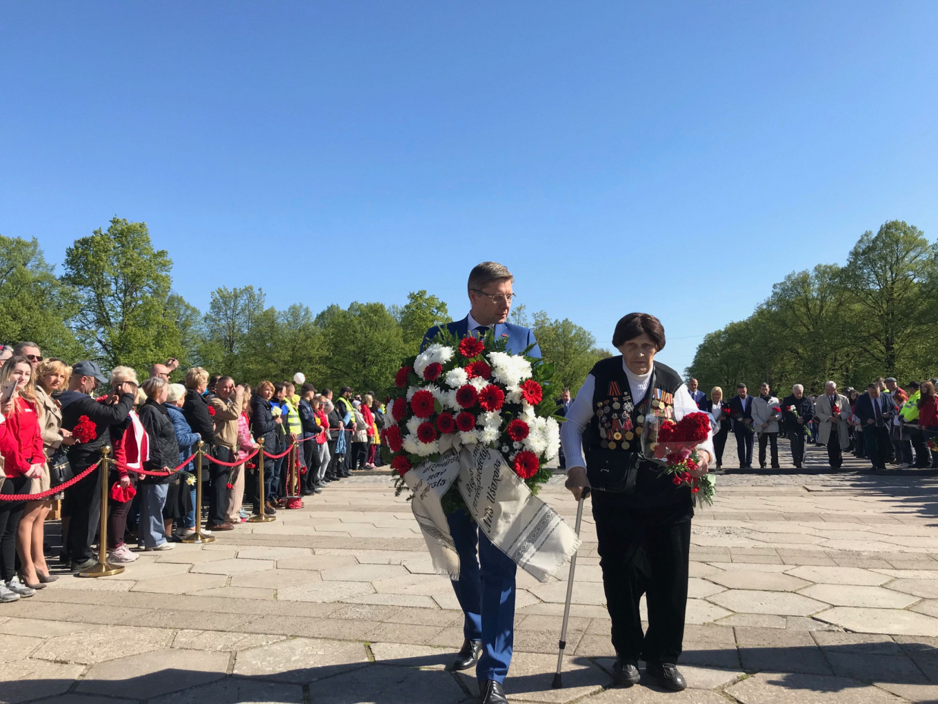 
					Supporting controversial events like Victory Day has endeared Ušakovs to Russian-speaking voters. 					 					Evan Gershkovich / MT				