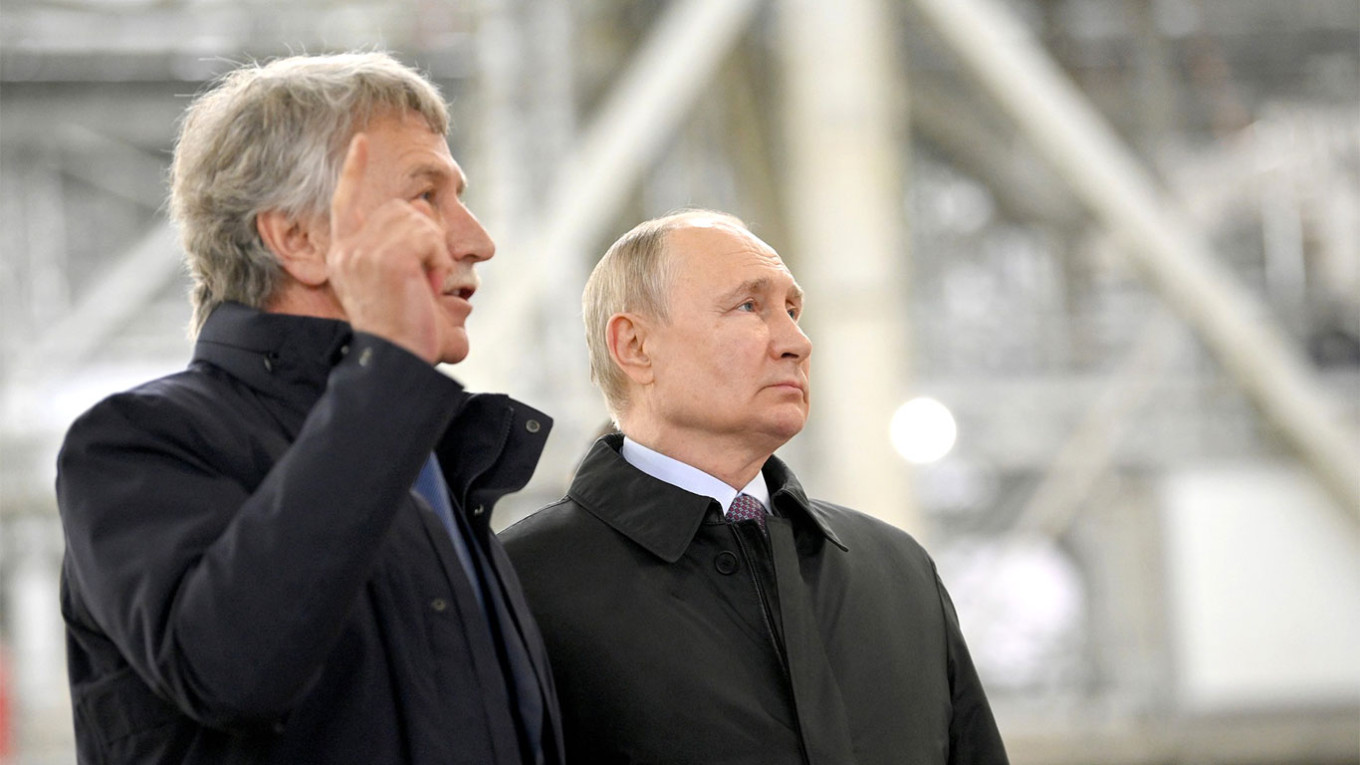 
					Leonid Mikhelson and Vladimir Putin.					 					kremlin.ru				