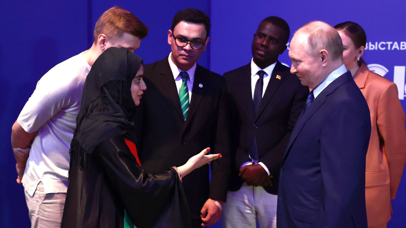 
					Vladimir Putin with participants of the World Youth Festival.					 					kremlin.ru				