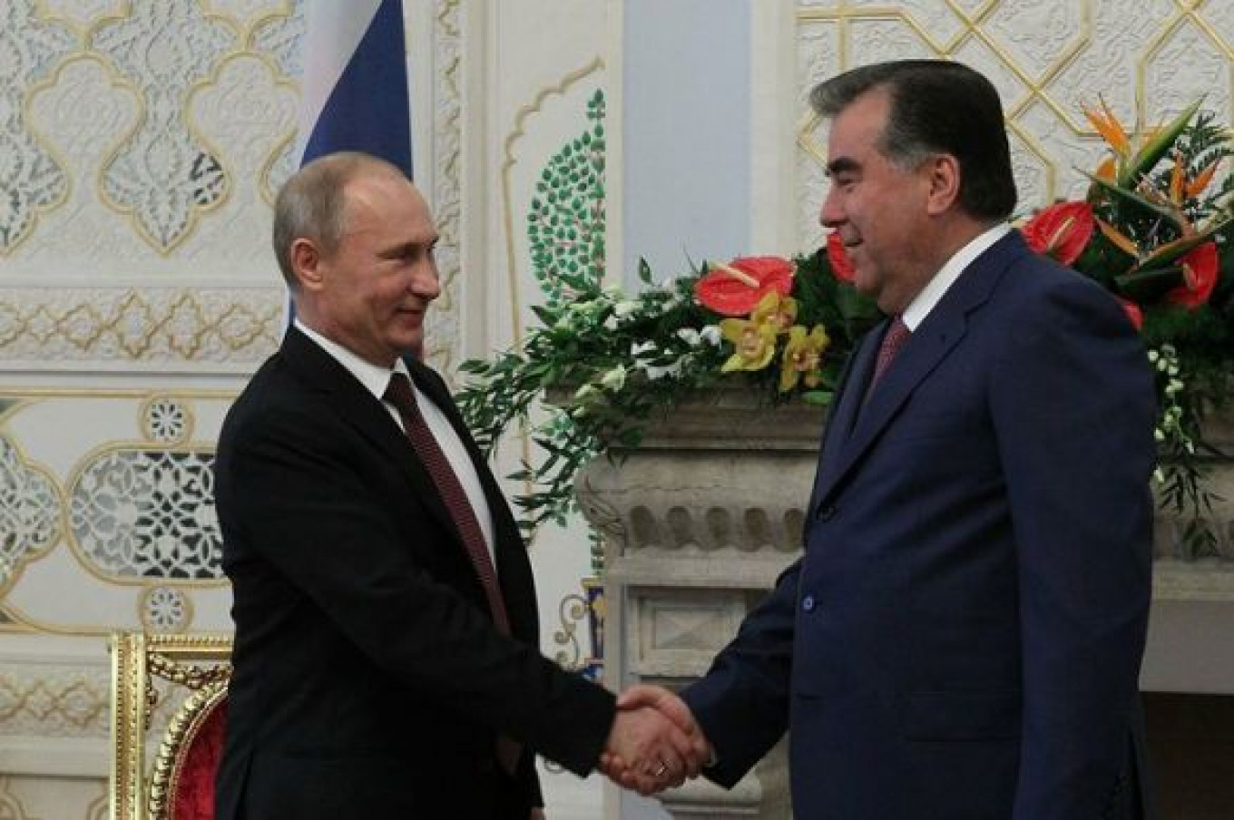 Putin Signs Tajik Base Agreement