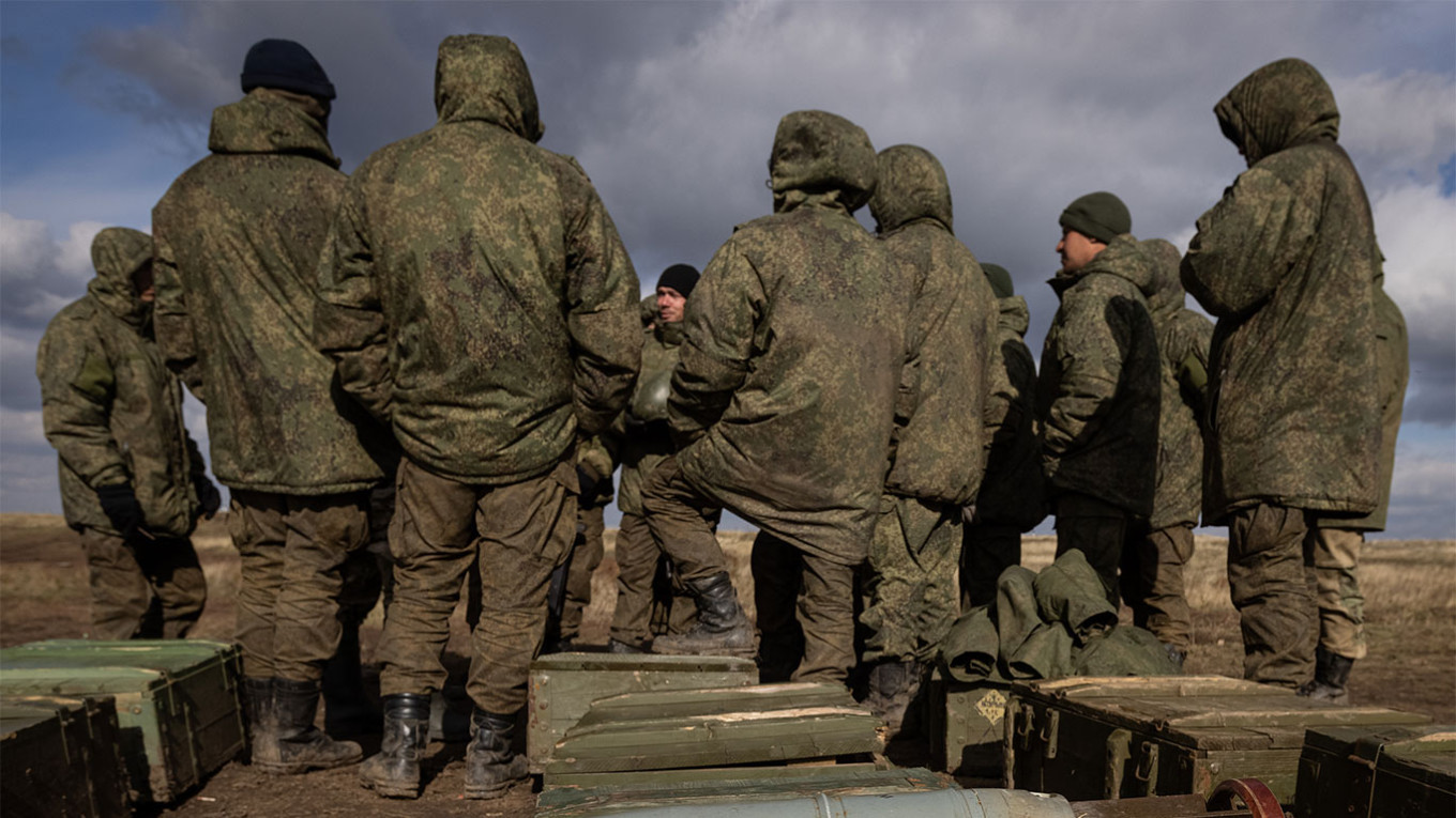
					Mobilized men undergoing combat training.					 					Stanislav Krasilnikov / TASS				