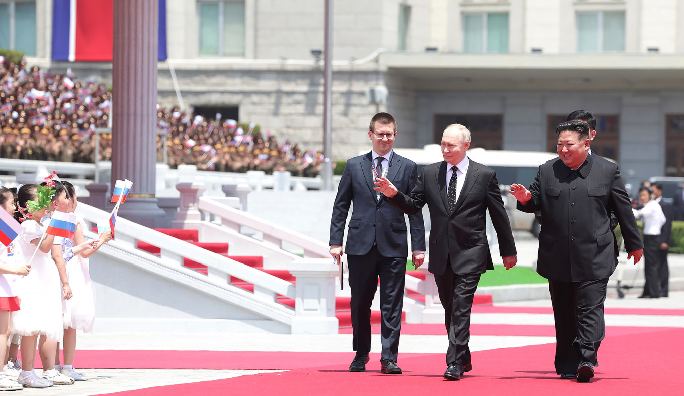 In Photos: North Korea Rolls Out the Red Carpet for Vladimir Putin