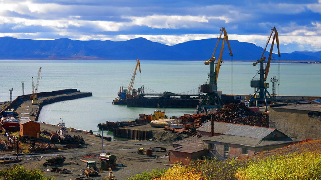 
					Beringovsky port					 					Yevgeny Basov / basov-chukotka.livejournal.com				