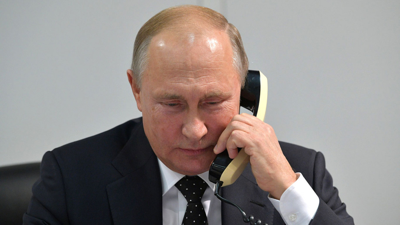 Putin Tells Macron U.S. Leading ‘Provocative’ Exercises in Black Sea – The Moscow Times