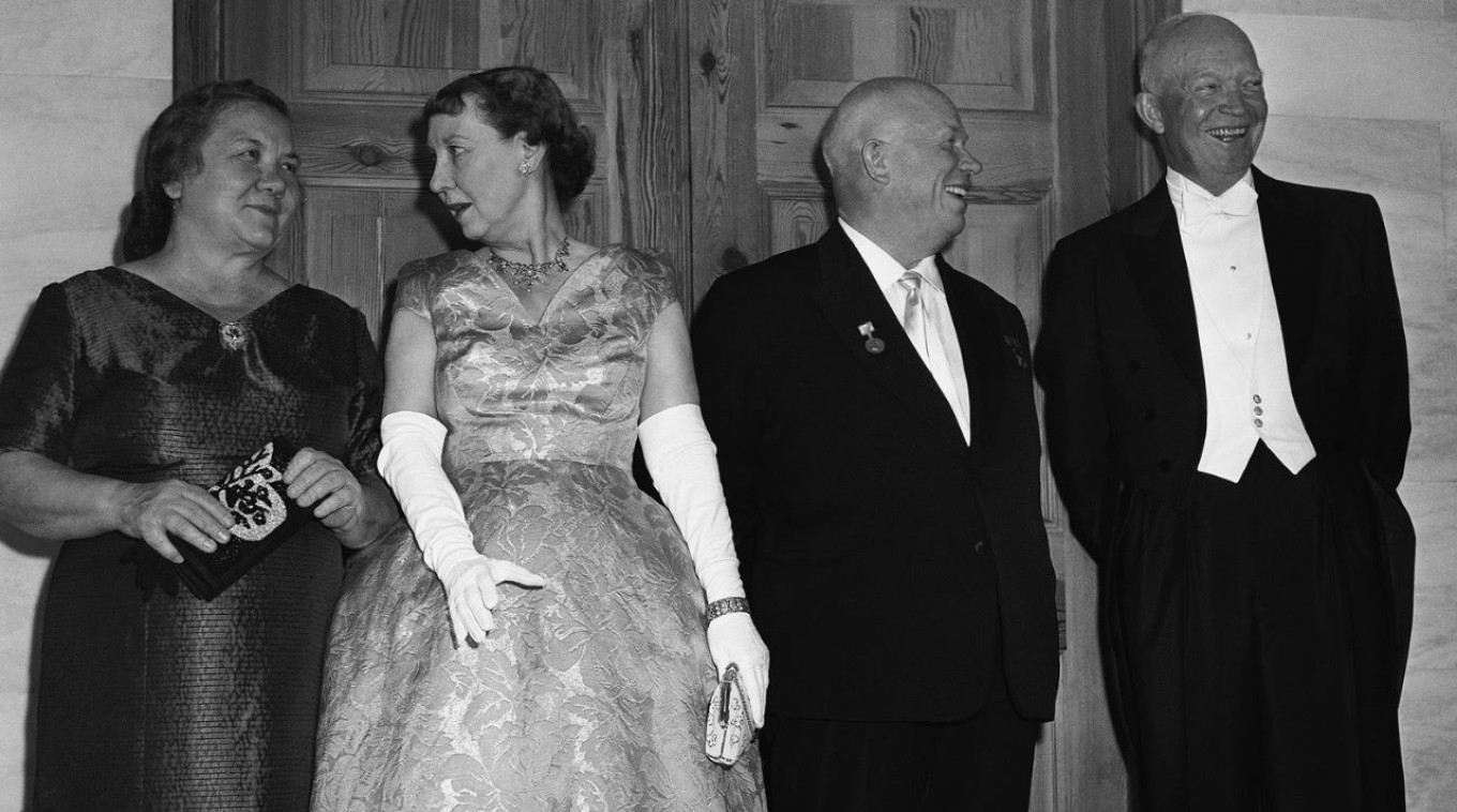 
					Nina Khrushchev, Mamie Eisenhower, Nikita Khrushchev and Dwight Eisenhower, 1959.					 					WikiCommons				