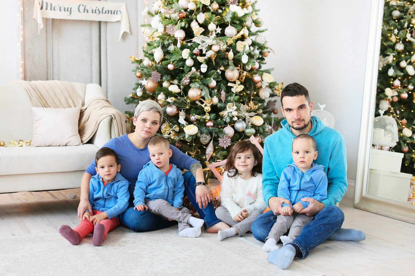 
					Yulia Savinovskikh with her family, including two foster sons					 					Vkontakte				