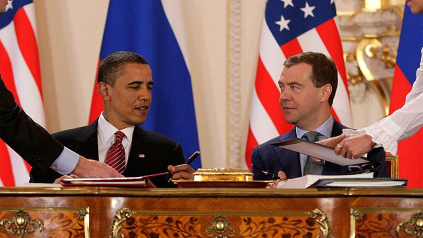 
					US President Barack Obama, left, and Russian President Dmitry Medvedev sign the New START treaty at the Prague Castle in Prague on April 8, 2010.					 					kremlin.ru				