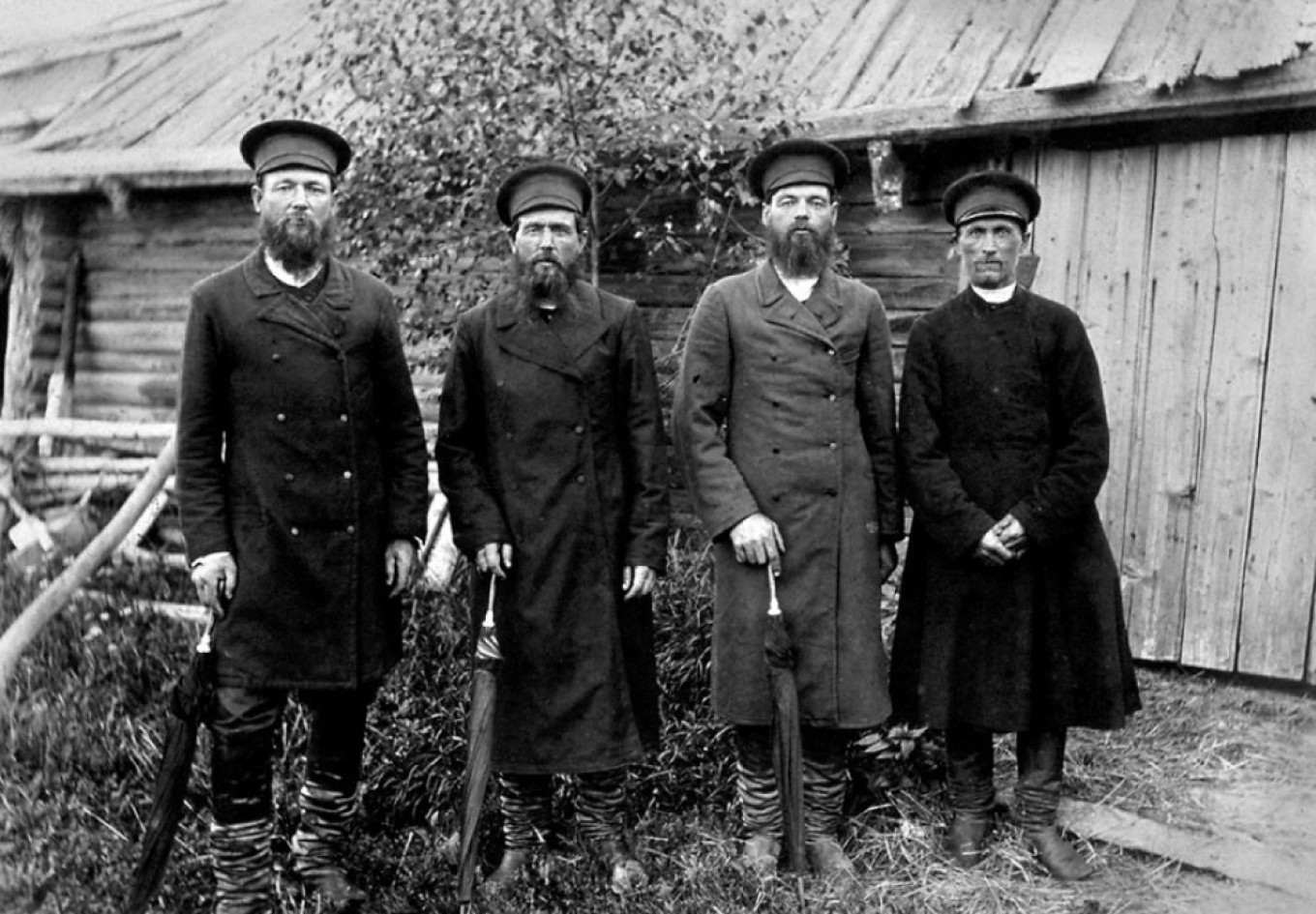 
					Affluent peasants of Nizhny Novgorod province, early 20th century.					 					WikiCommons				