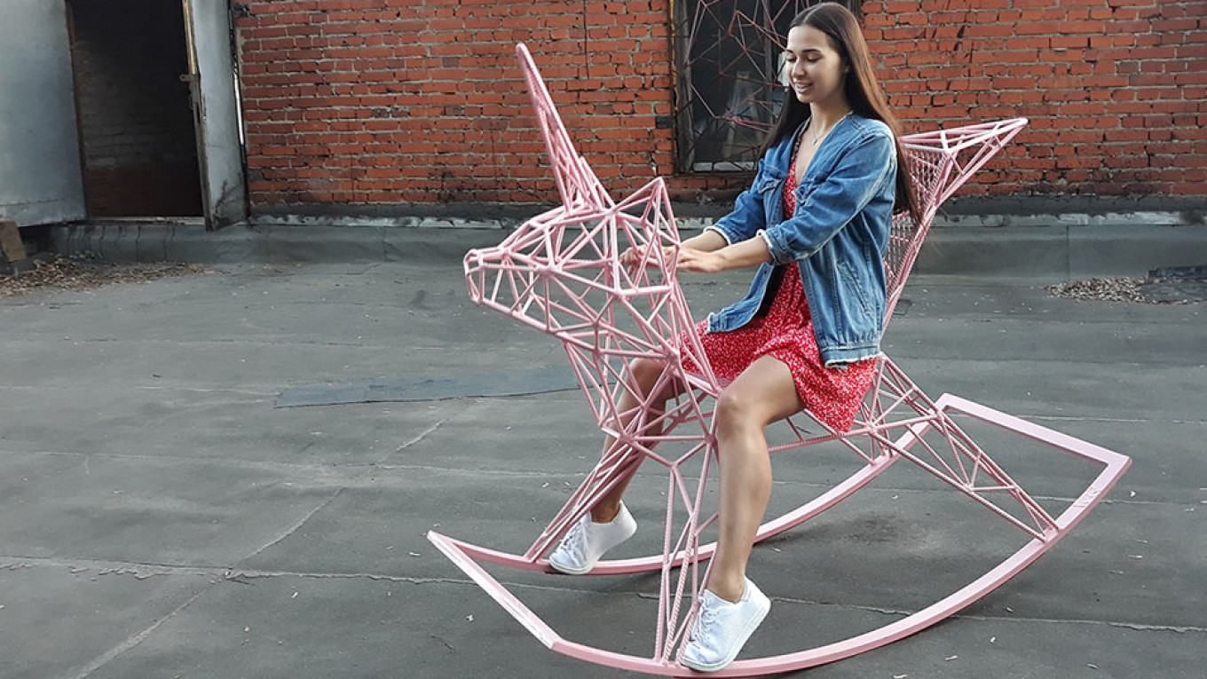 
										 					A rocking horse for grown-ups / Dmitry Vasin / MT				