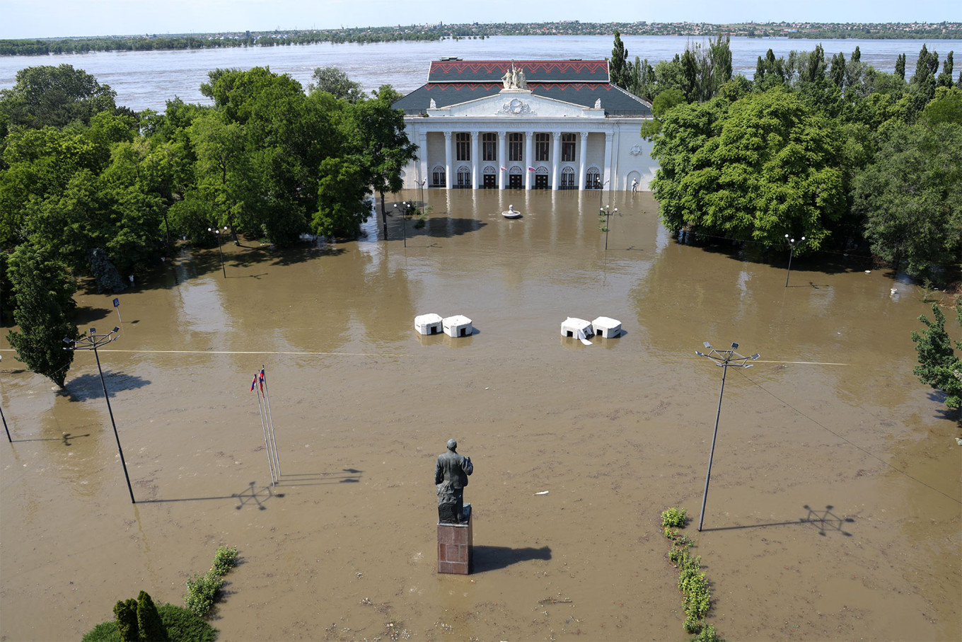 
					The Palace of Culture in the flood-stricken town of Nova Kakhovka.					 					Alexei Konovalov / TASS				