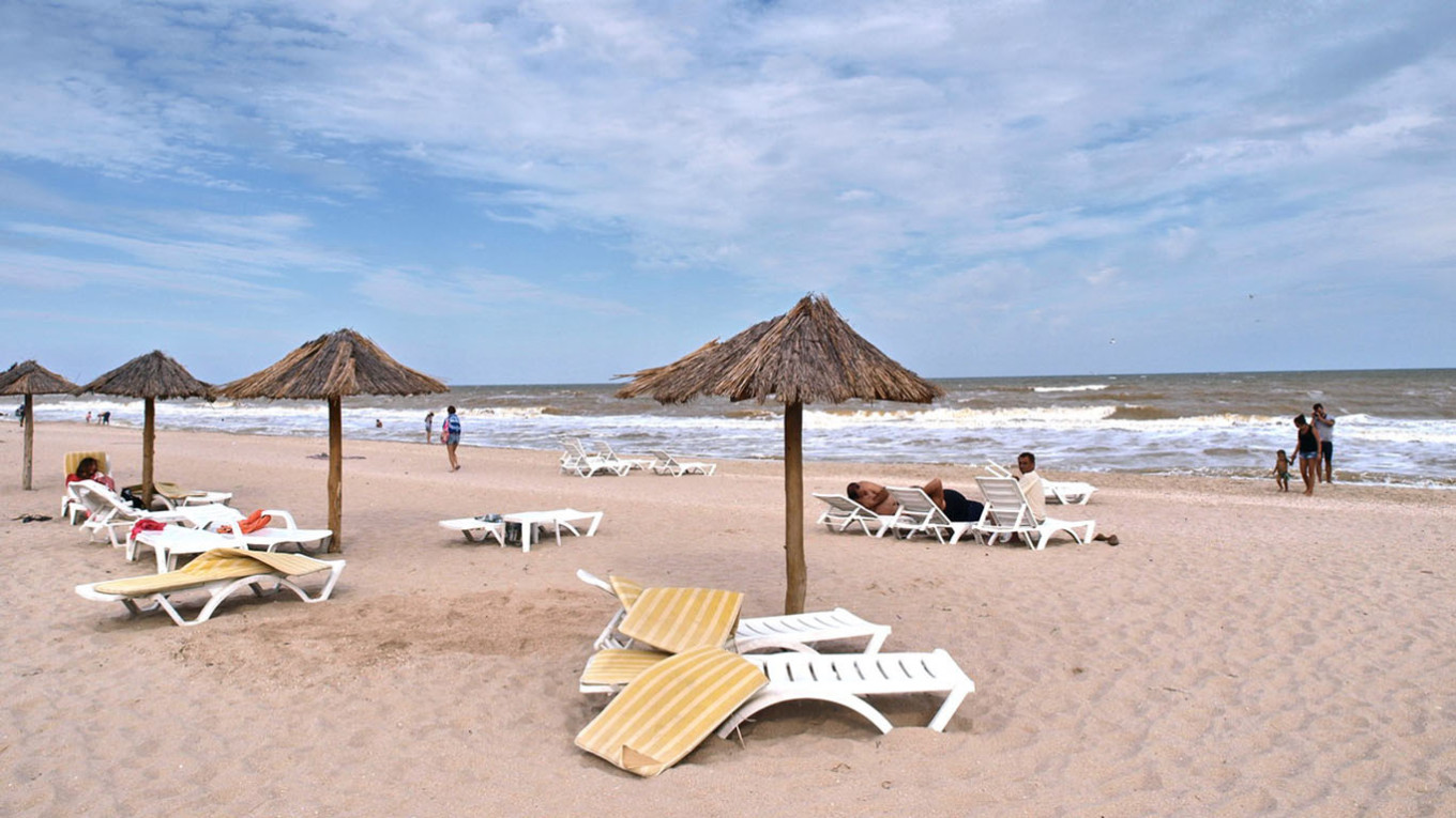 The beach in Kyrylivka. kirillovka.ks.ua