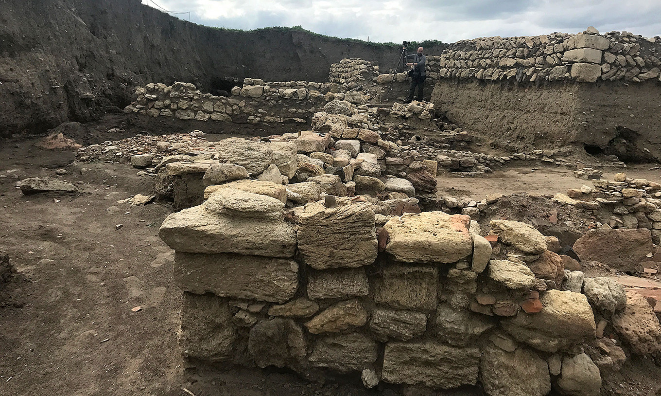 
					El yacimiento de Phanagoria incluye ruinas griegas y jázaras. Felix Light / MT				