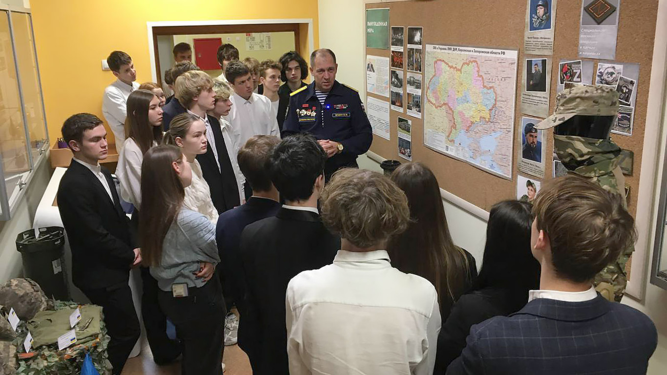 
					Museum of Military Glory at School No. 123 in Nizhny Novgorod.					 					nobl.ru				