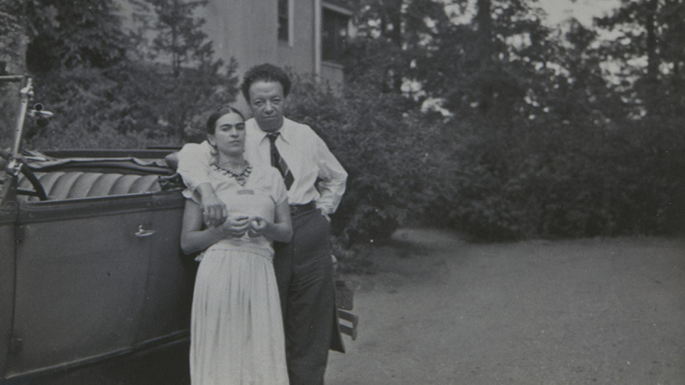 
					Frida Kahlo and Diego Rivera 					 					Courtesty of Dolores Olmeda Museum				