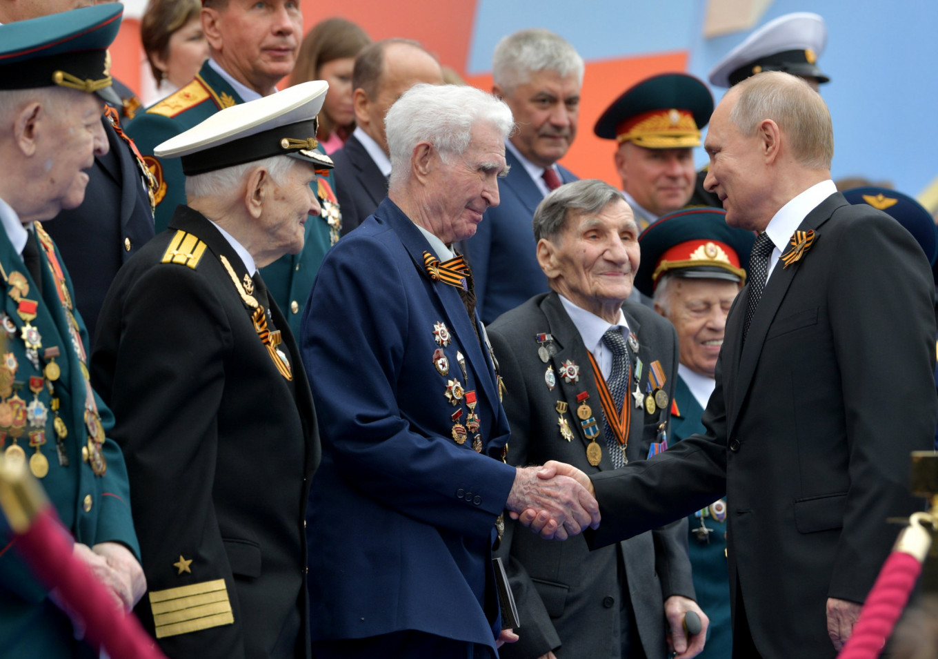 Putin, Battling Ratings Slump, Reviews Victory Day Military Parade ...