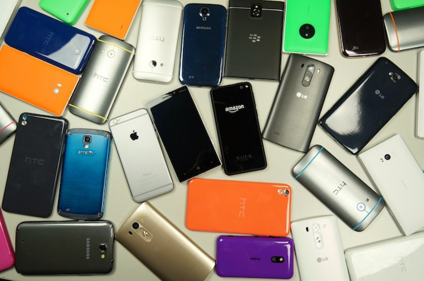 20 Tons of Black Market Smartphones Seized at Russian Airport