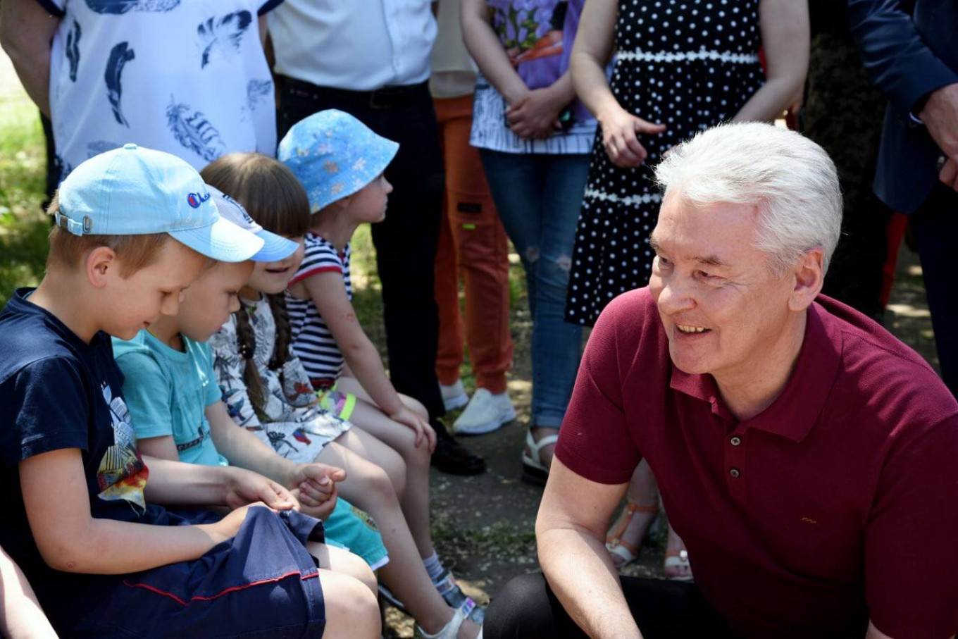 
					Moscow Mayor Sergei Sobyanin in Luhansk.					 					t.me/mos_sobyanin				