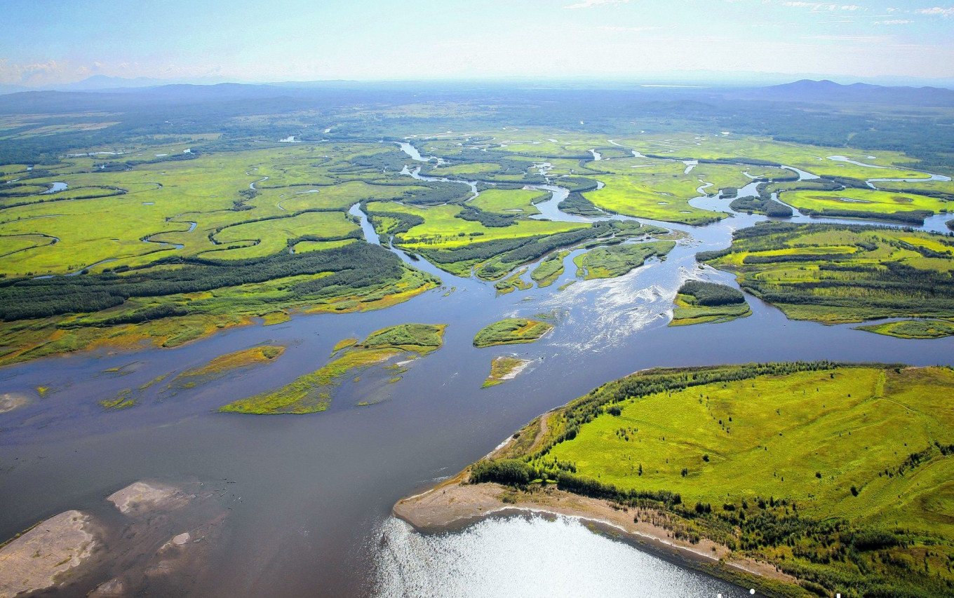 
					The Amur River and its tributaries have fed local people for centuries.					 					taimentour.ru				