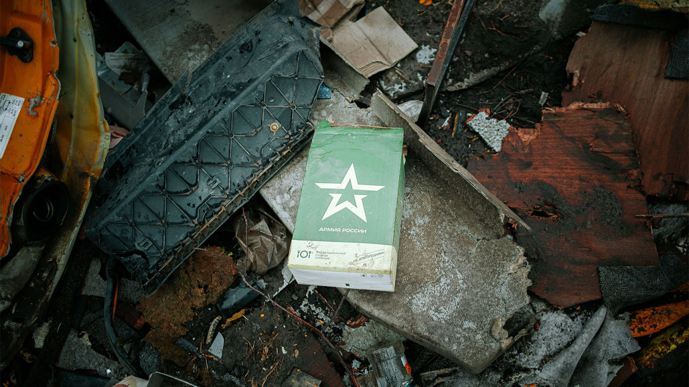  Abandoned Russian military rations in Ukraine. Ales Ustsinau / pexels 