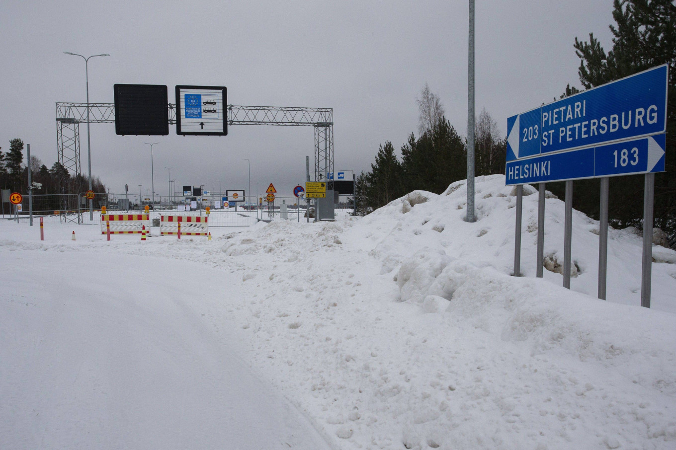Закрытый пограничный переход Валима между Финляндией и Россией.  ИМАГО / Лехтикува