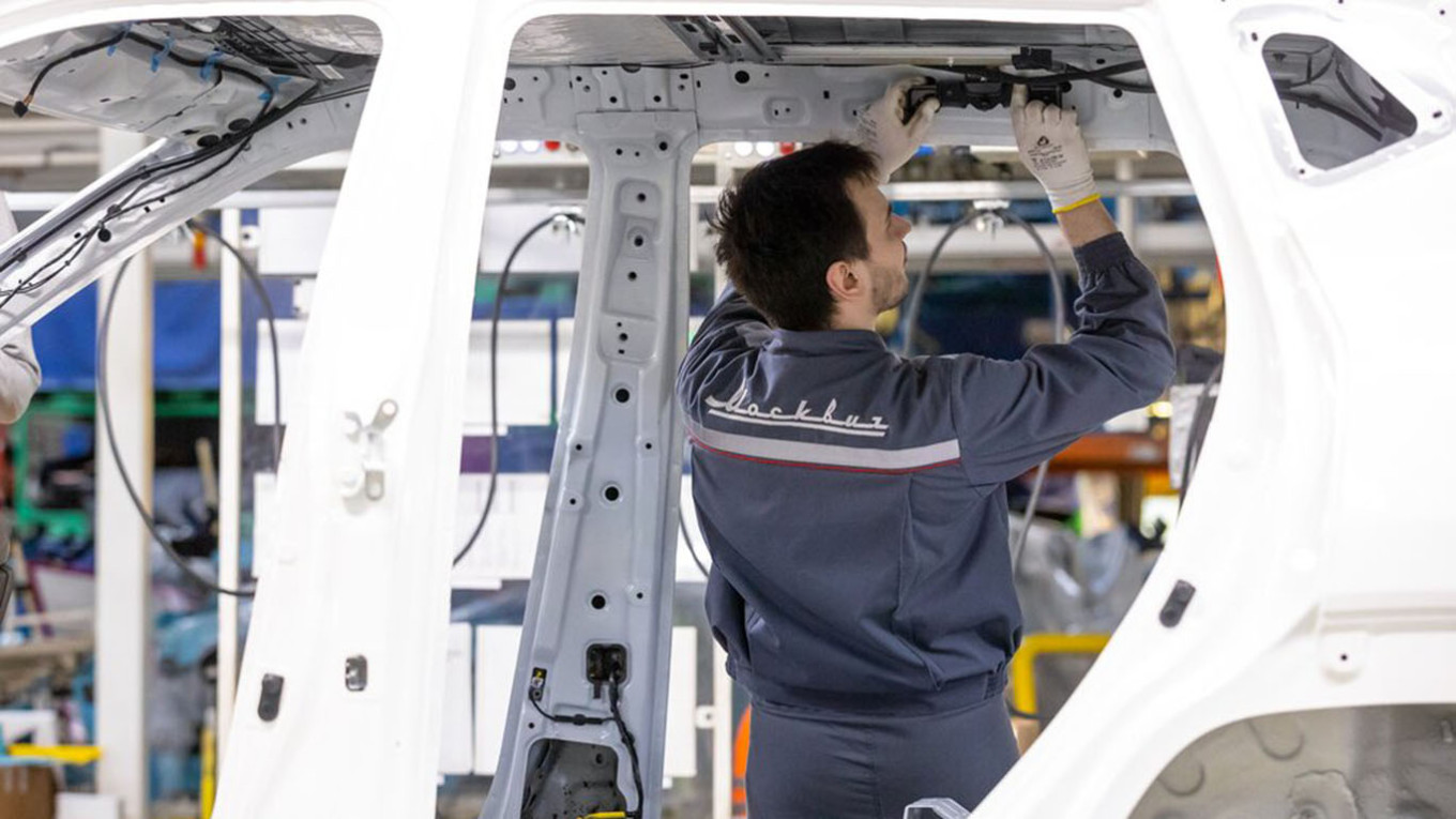 
					Manufacture of Moskvitch cars.					 					Moskva News Agency				