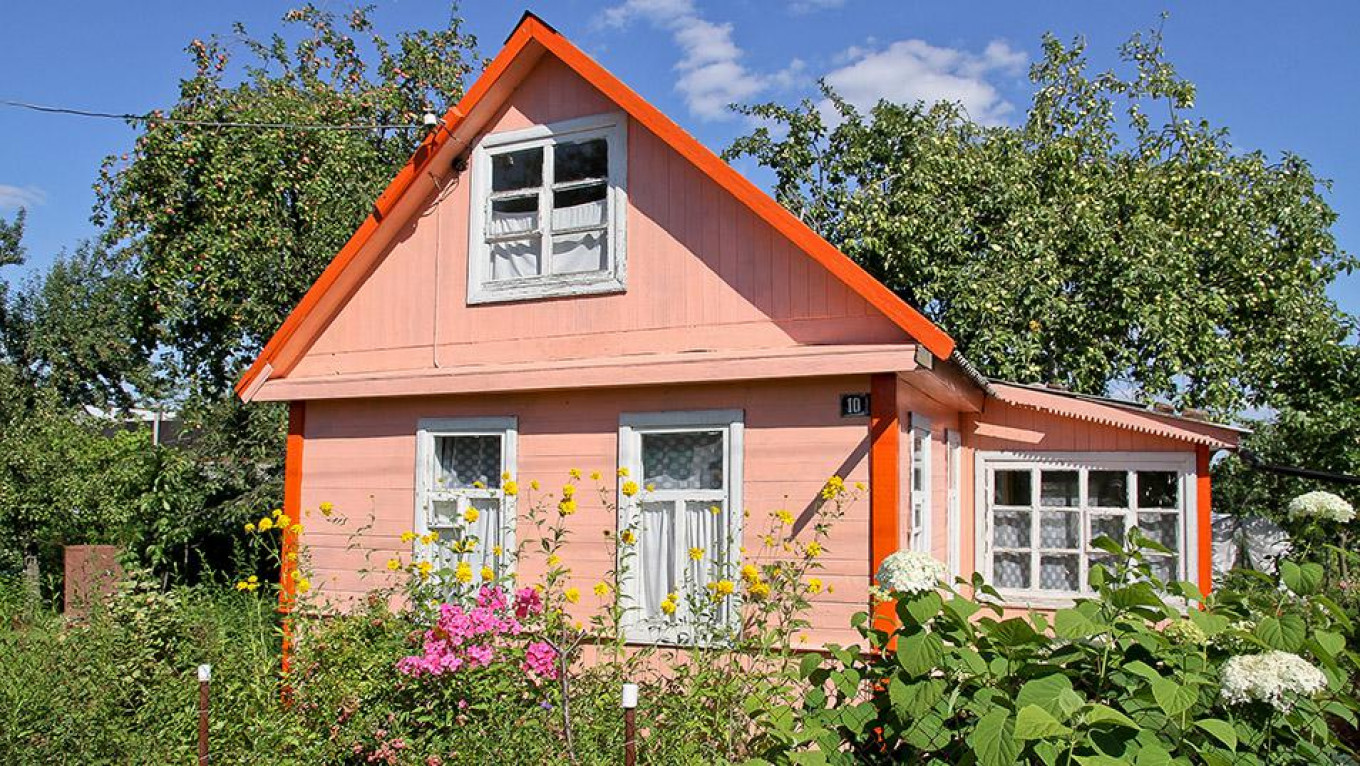 Get a Jump on Summer: How to Rent a Dacha