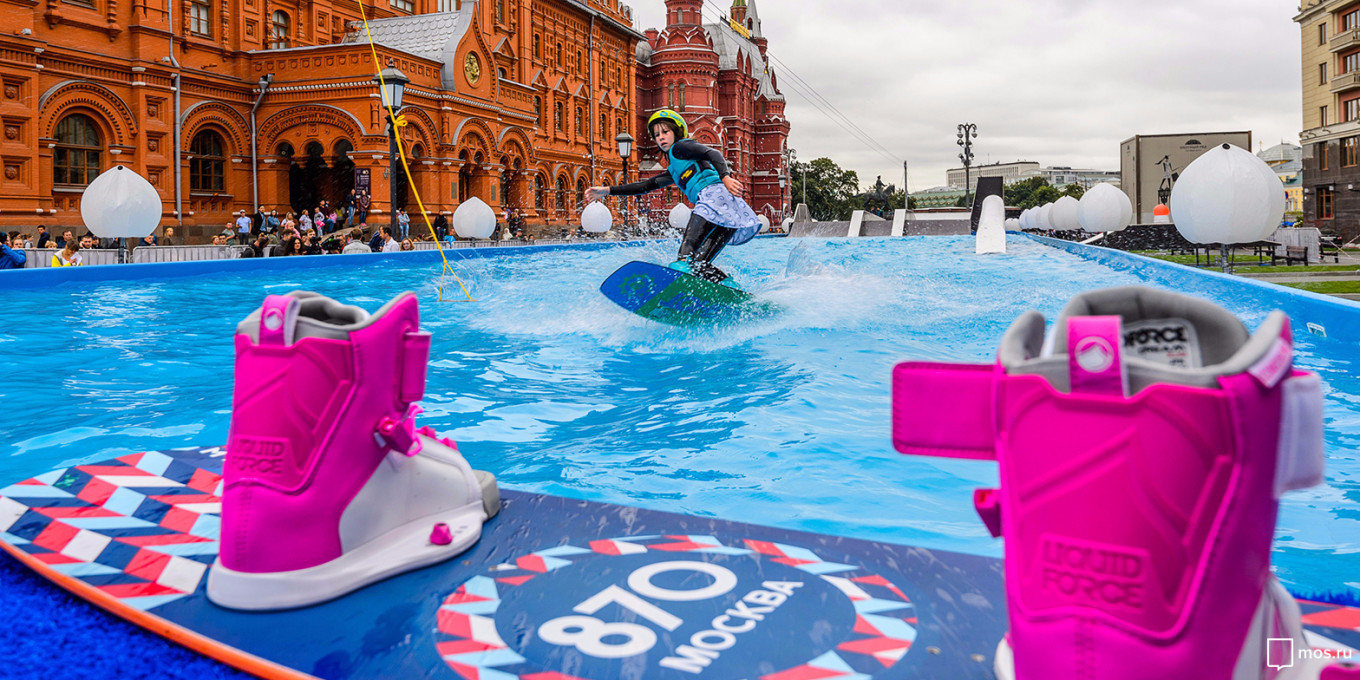 
					Wake-boarding under the Kremlin walls? Sure, why not?					 					mos.ru				