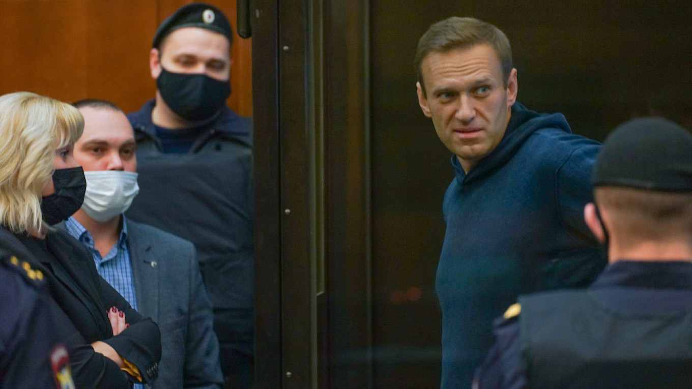Us Eu Sanction Russia Over Navalny Poisoning The Moscow Times 